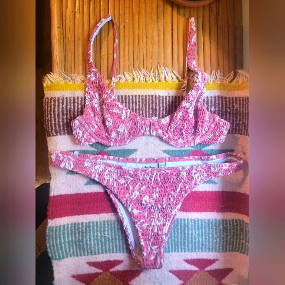Rythm. Bikini